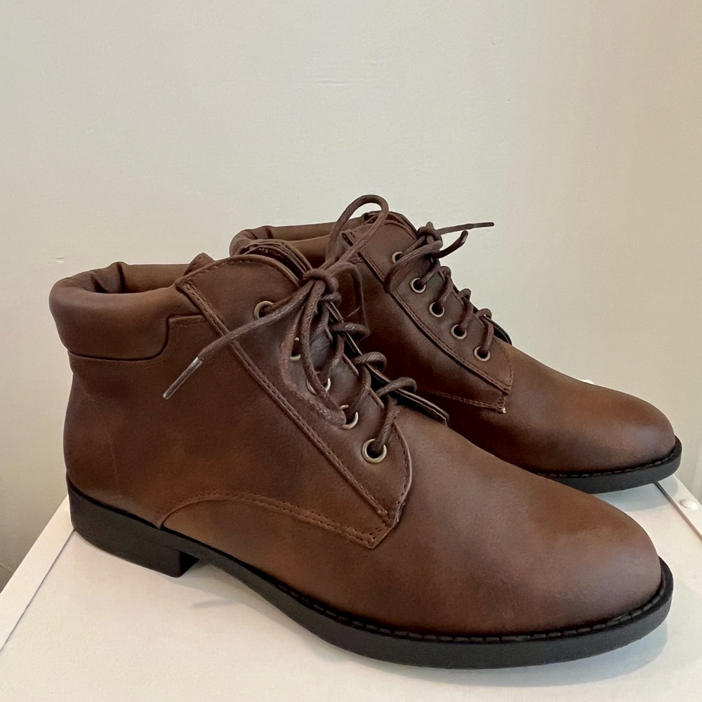 Roebuck & Co “Portia” brown ankle boots, size 7
